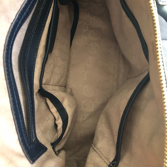 Micheal Kors handbag - Picture 4 of 7